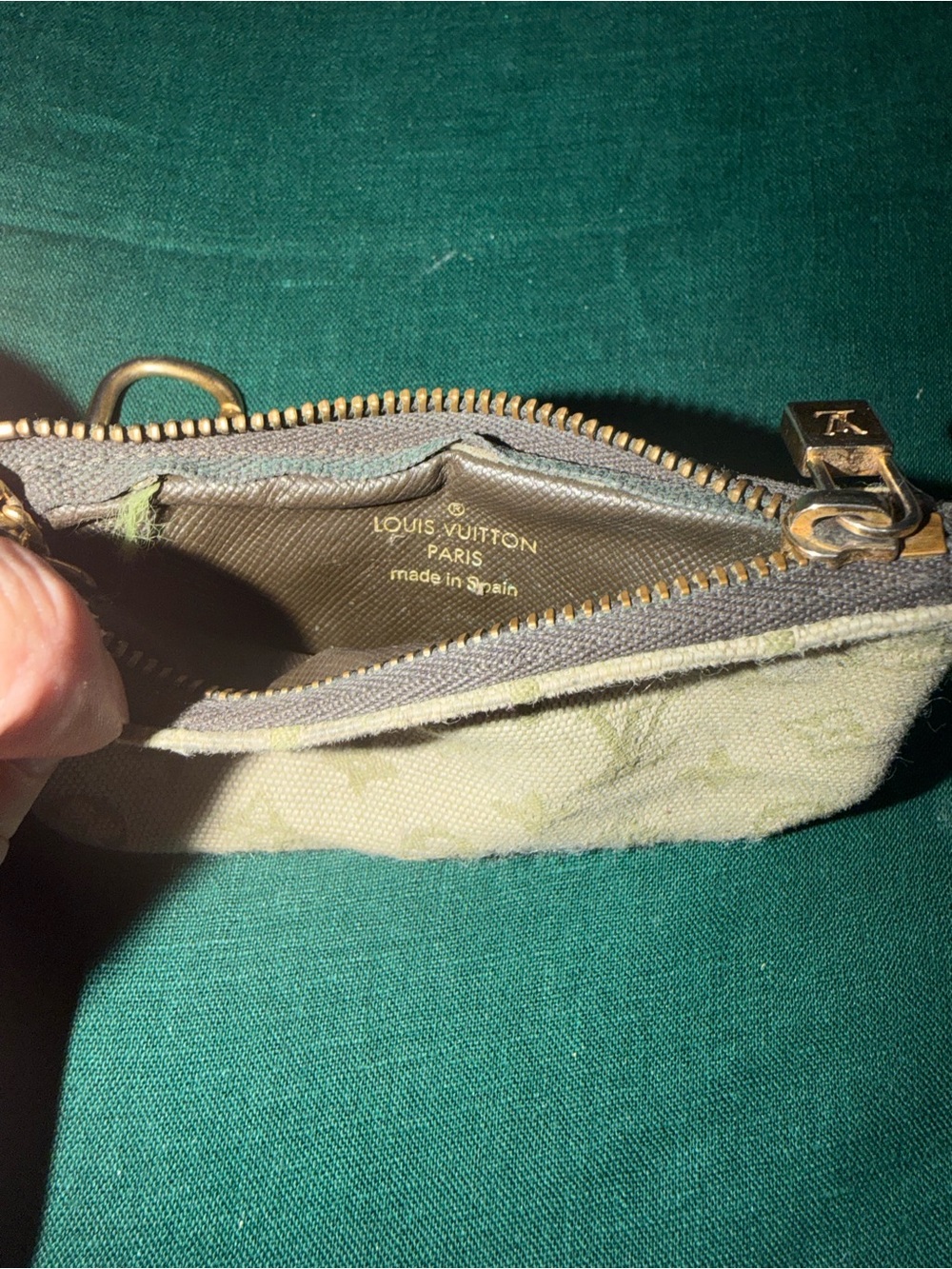 Vintage Louis Vuitton Beige Monogram Canvas Key Pouch - Picture 3 of 6